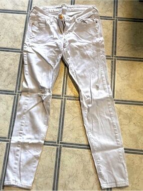 Old Navy Rockstar Low Rise White Distressed Skinny Jeans Size 6R